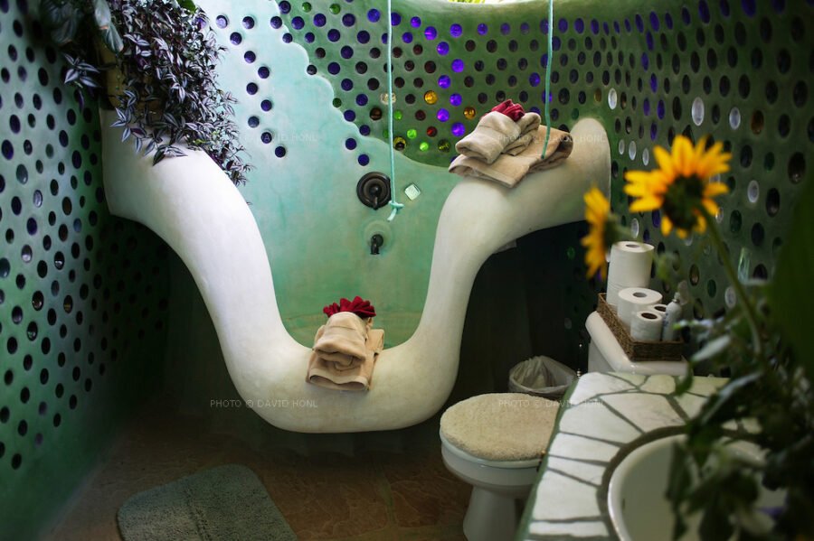 Moderno uređen enterijer zemljanog broda