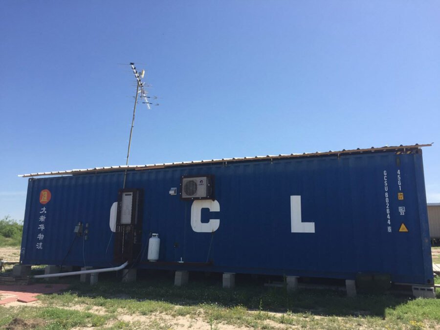 Dodatni pogled na kuću od kontejnera spolja