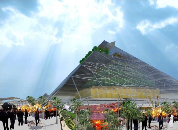 piramidalna vertikalna bašta sa stepenastom strukturom