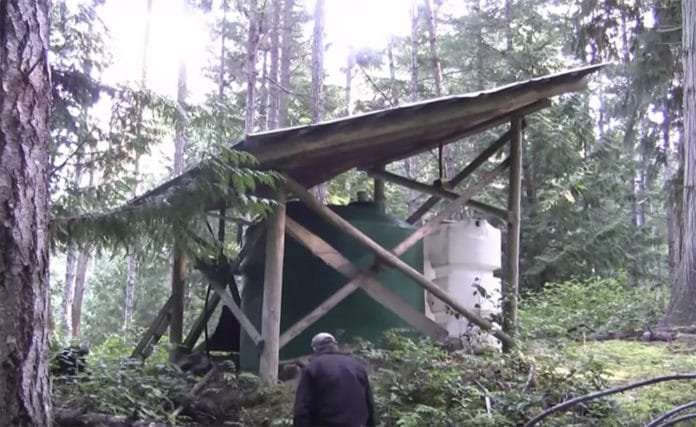 Sistem za prikupljanje, skladištenje i prečišćavanje kišnice sa metalnim krovom i rezervoarom