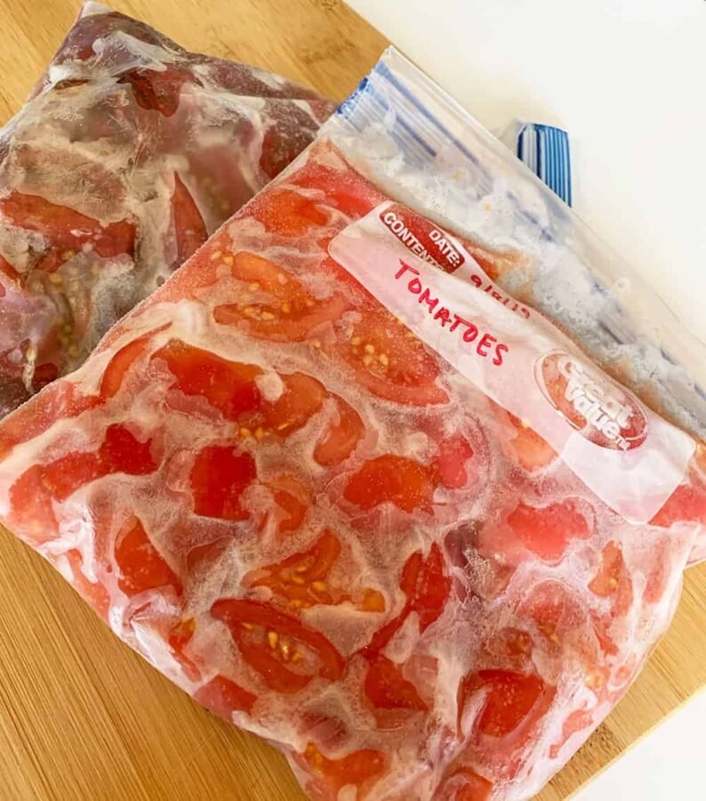 Celi paradajzovi spremni za zamrzavanje