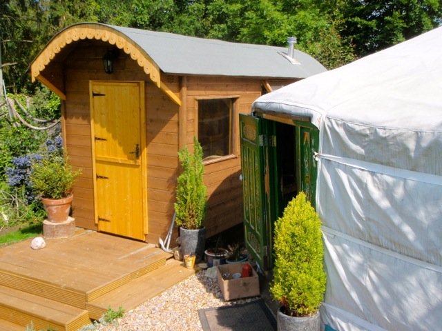 Eksterijer spektakularne vikendice sa prednjom verandam